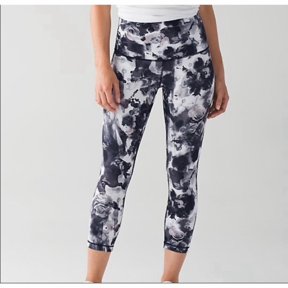Lululemon Black Dusty Mauve Crop Leggings